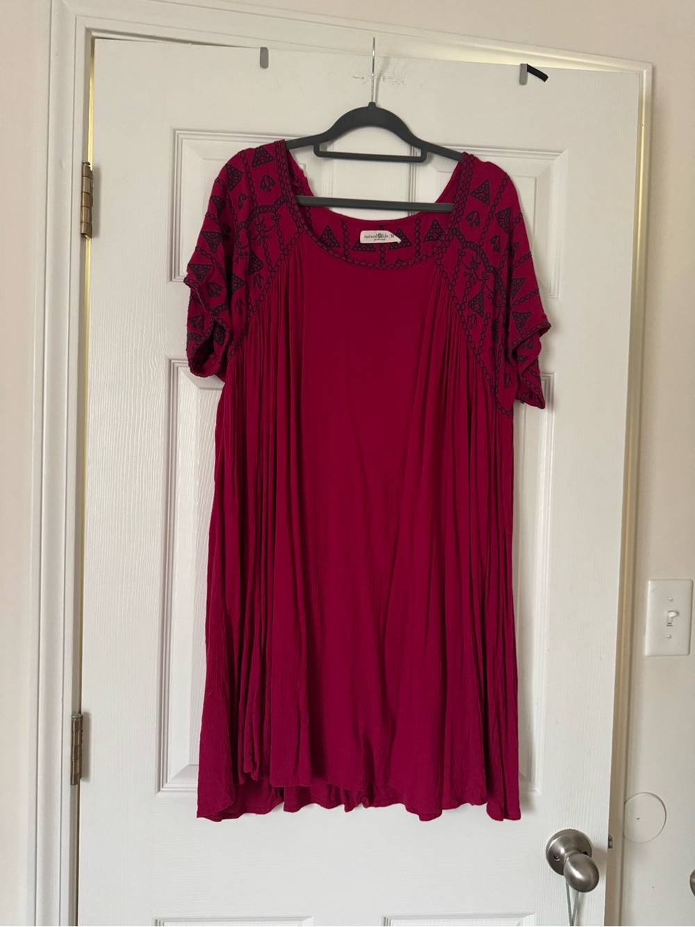 Natural Life Embroidered Short-Sleeve Women's dress in Deep Fuchsia SZ M